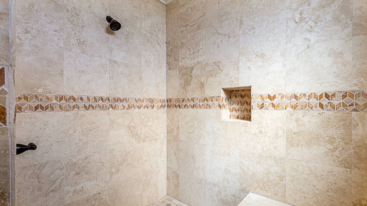 Photo of Bathroom in Buzzards