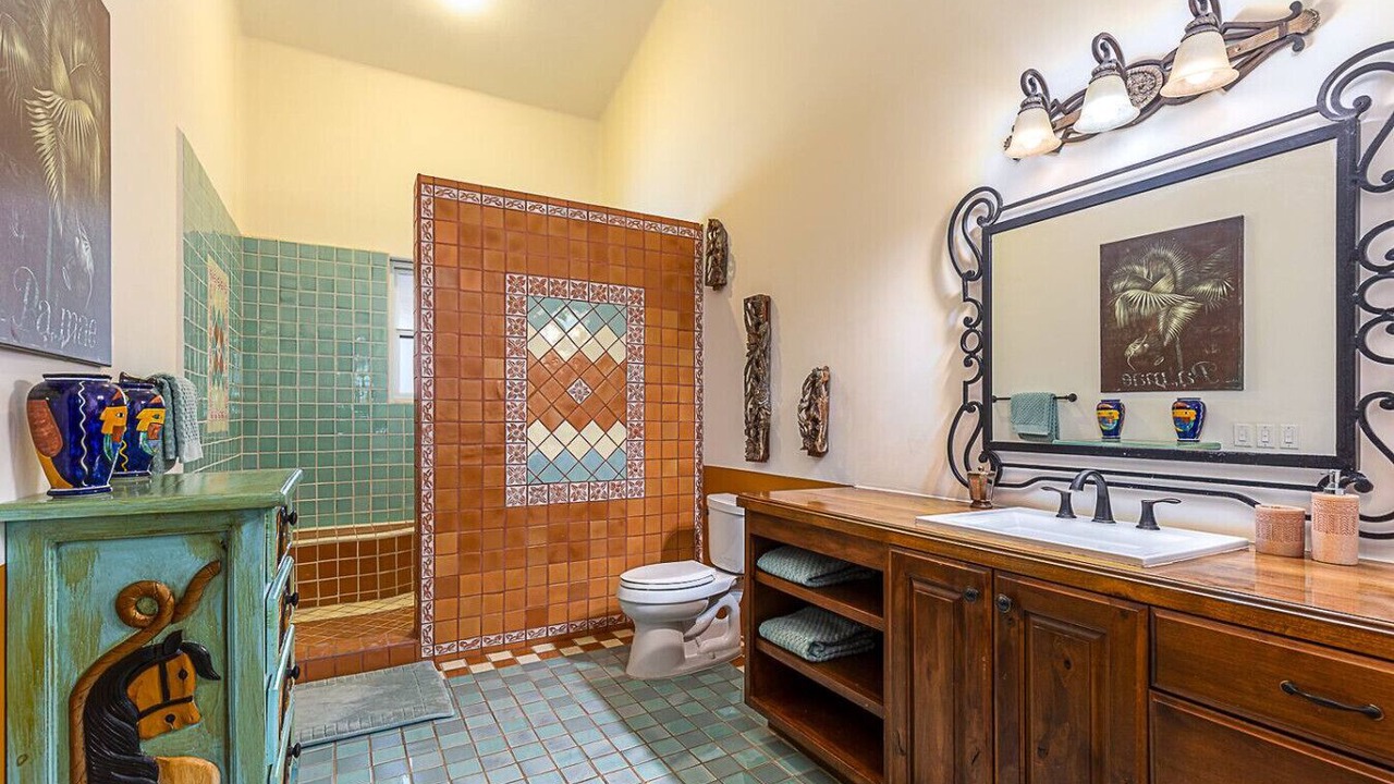 Photo of Bathroom in Buzzards