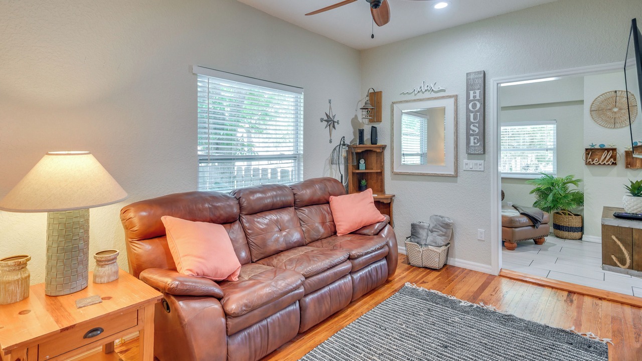 Photo of Livingroom in Historic District