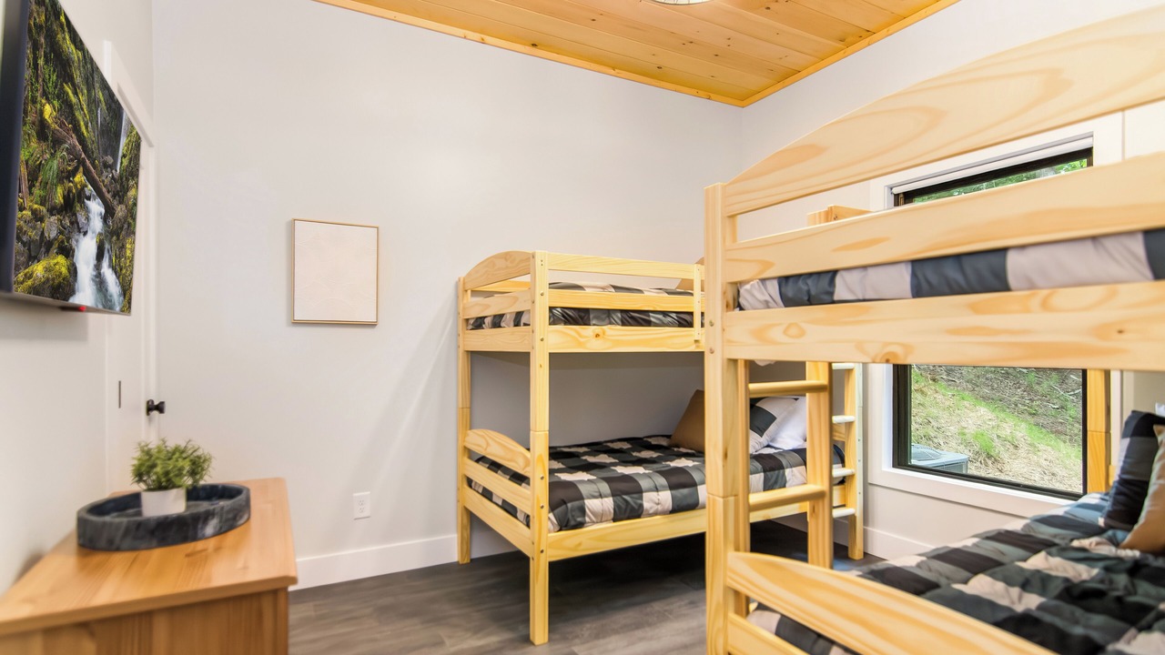 Photo of Bedroom in Eagle Mountain