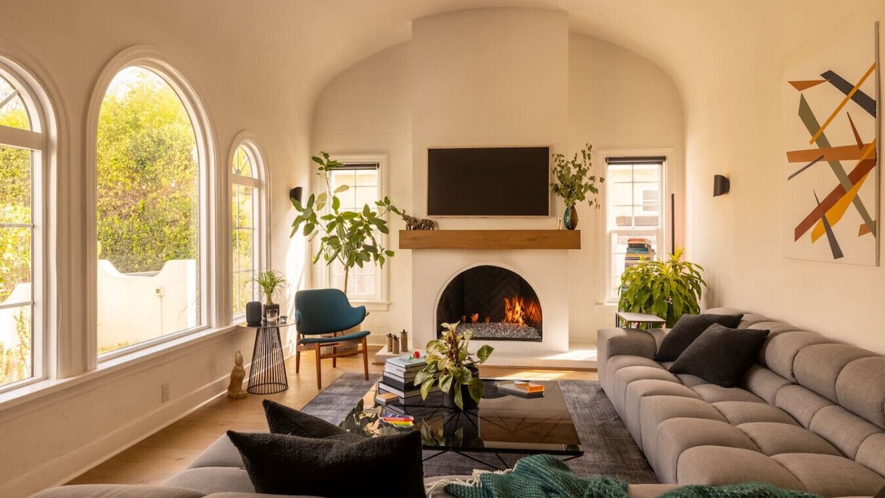 Photo of Livingroom in Mid-Wilshire