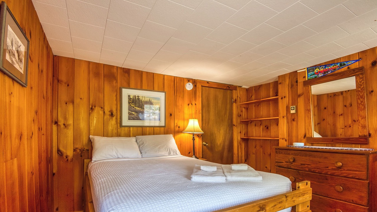 Photo of Bedroom in Oquossoc