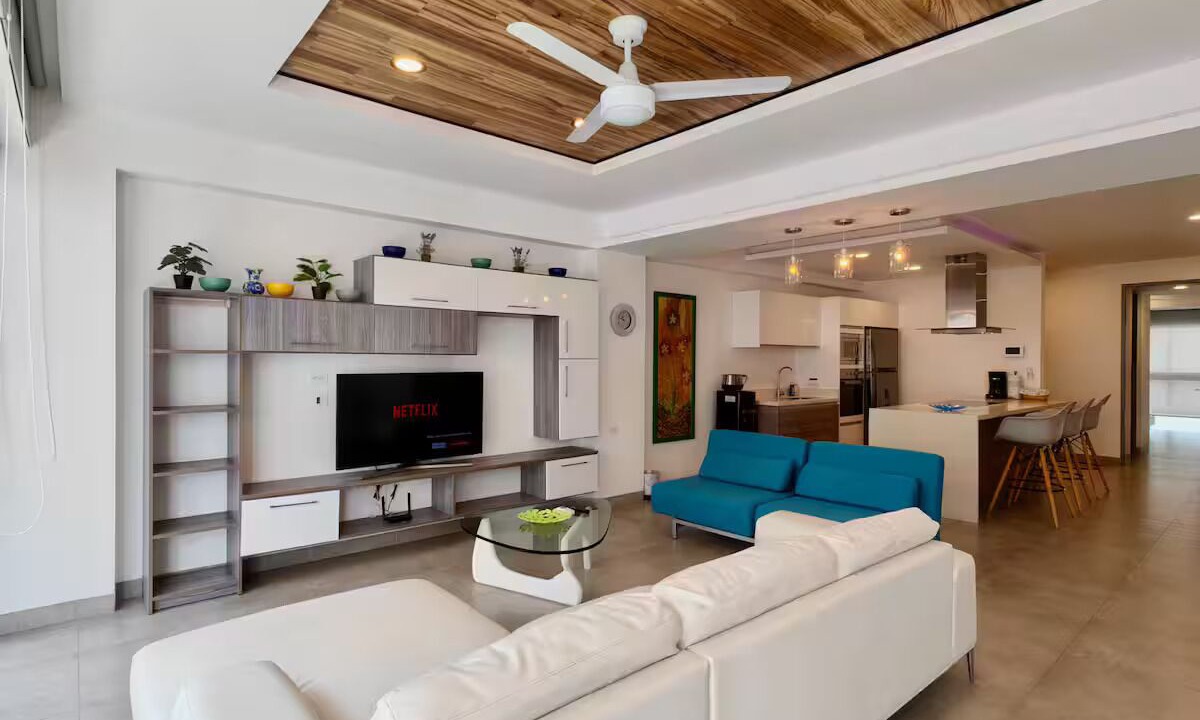 Photo of Livingroom in 12th Street