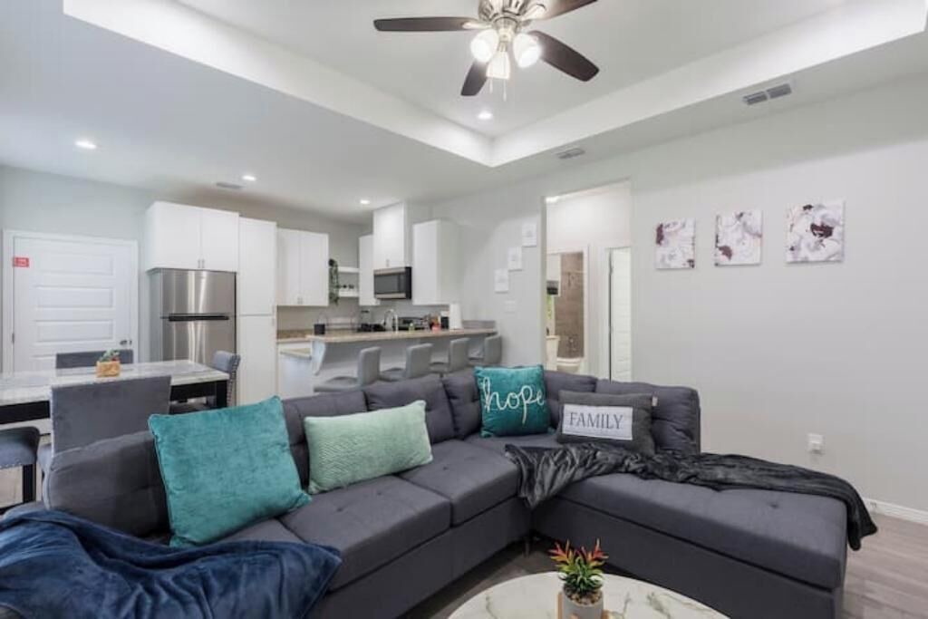 Photo of Livingroom in Pharr