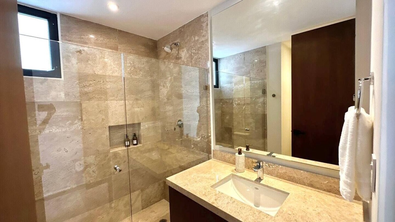 Photo of Bathroom in Miramar