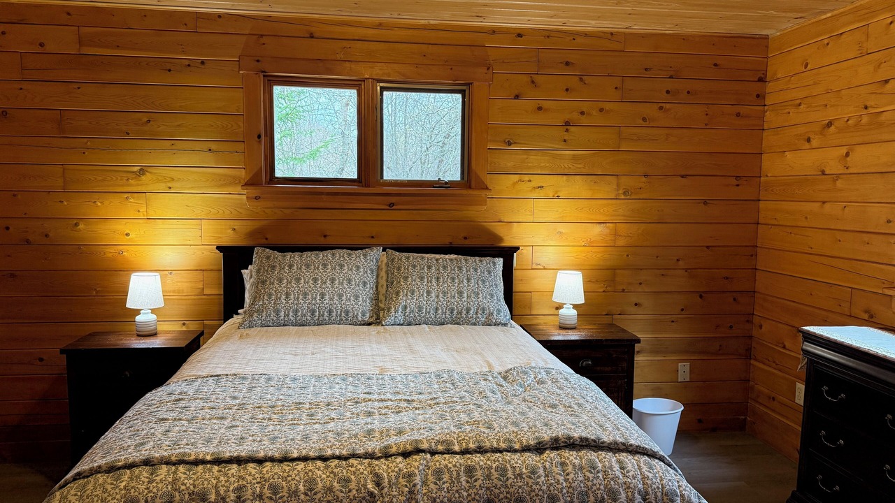 Photo of Bedroom in Seal Cove