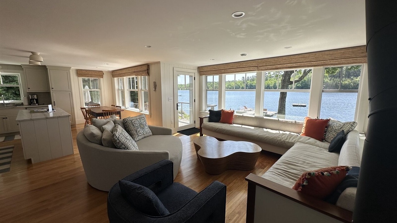 Photo of Livingroom in Lincolnville
