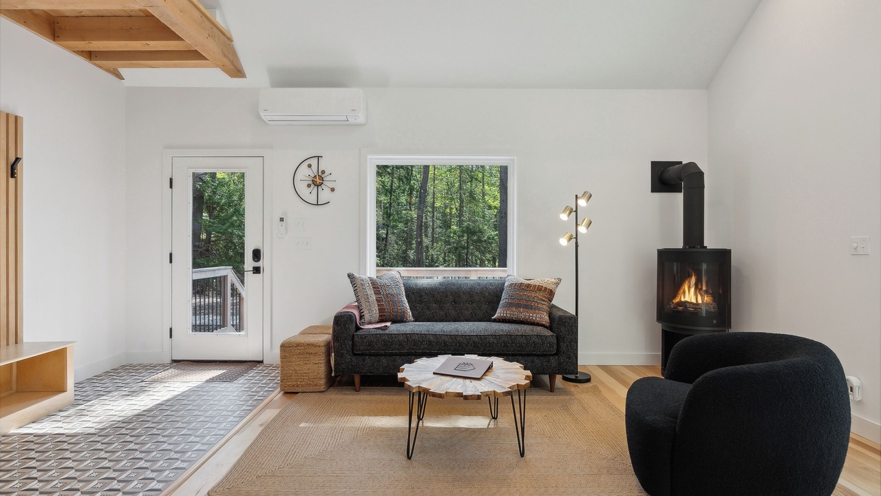 Photo of Livingroom in Mid-Coast and Islands
