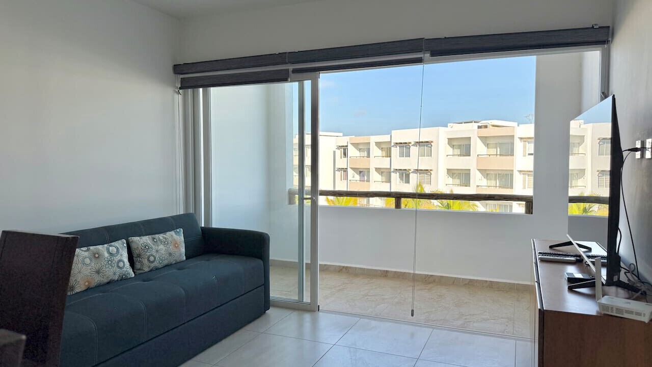 Photo of Livingroom in Cerritos