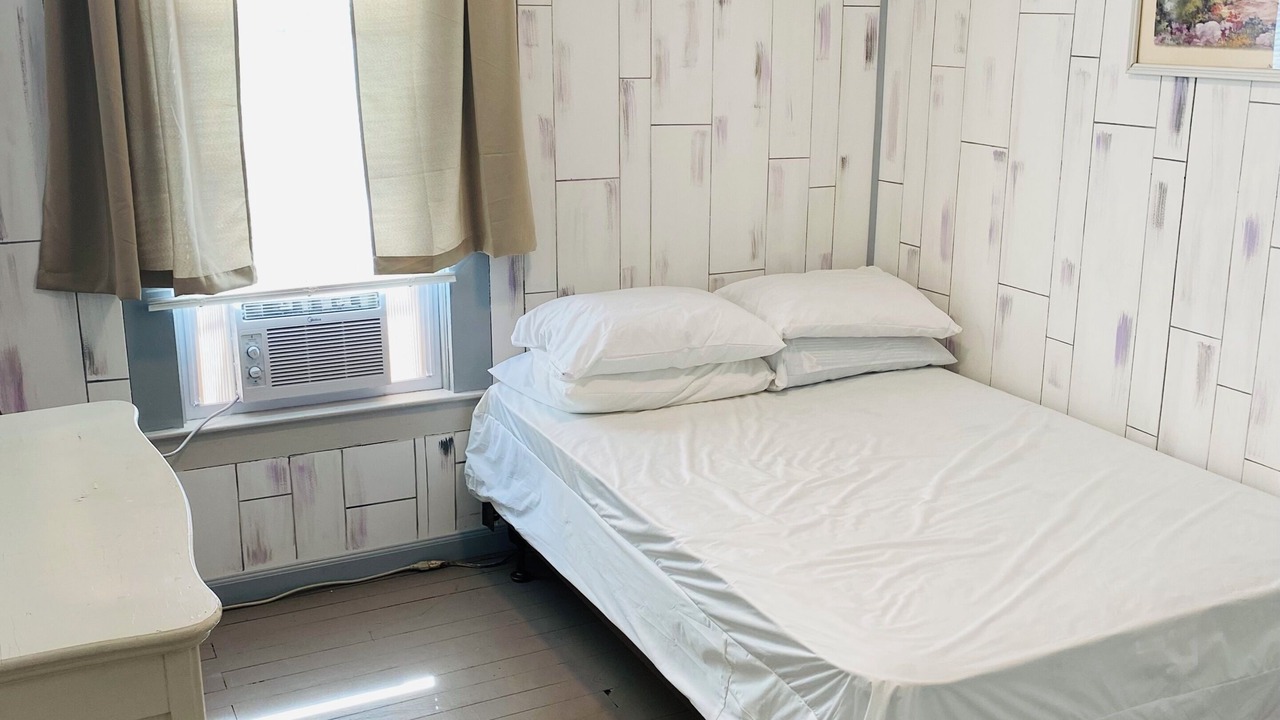 Photo of Bedroom in Conneaut Lakeshore