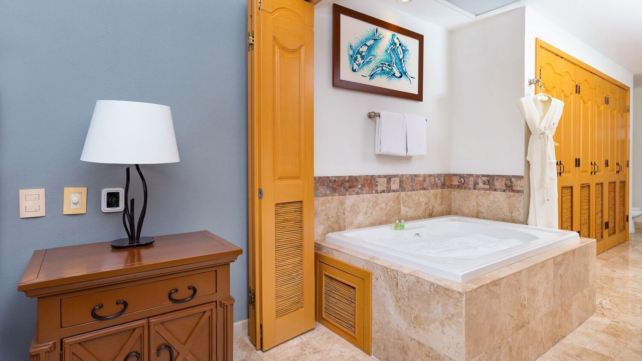 Photo of Bathroom in Flamingos