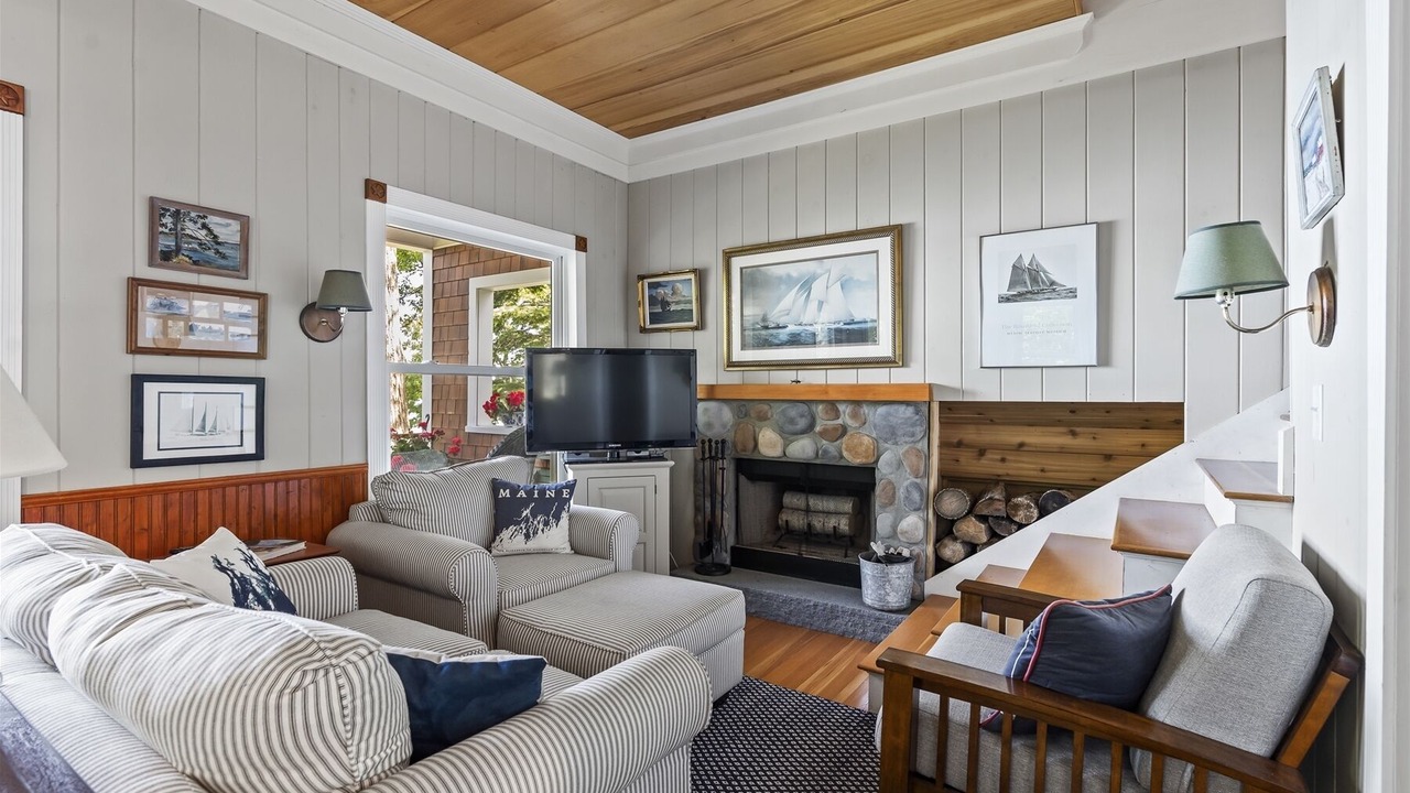 Photo of Livingroom in Yarmouth