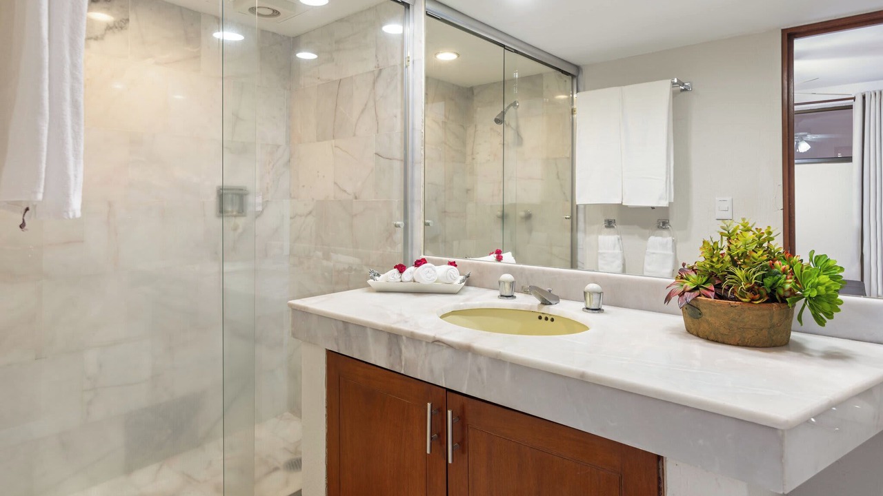 Photo of Bathroom in South Shore Hotel Area