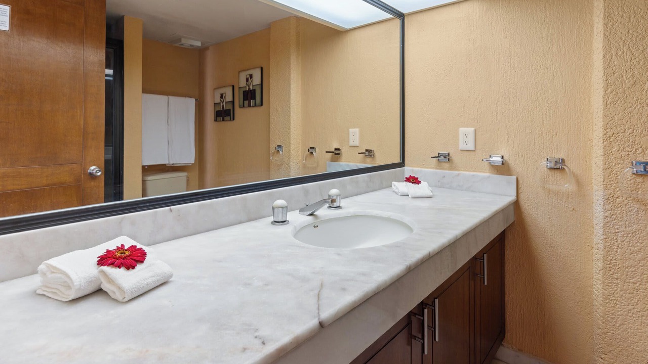 Photo of Bathroom in South Shore Hotel Area