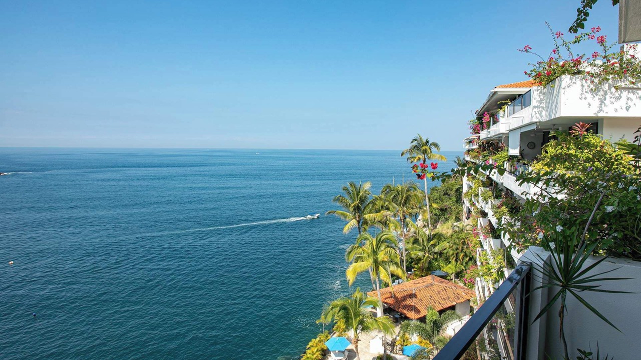 Photo of Patio Balcony in South Shore Hotel Area