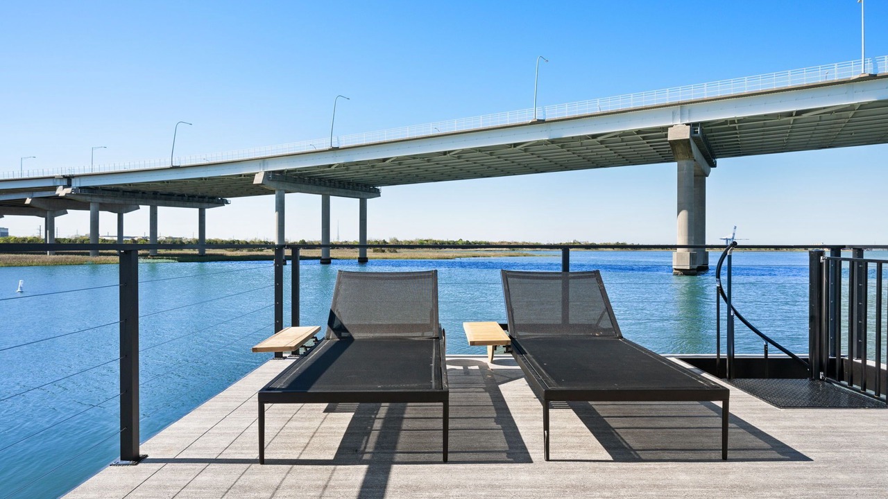 Photo of Others in Downtown Charleston