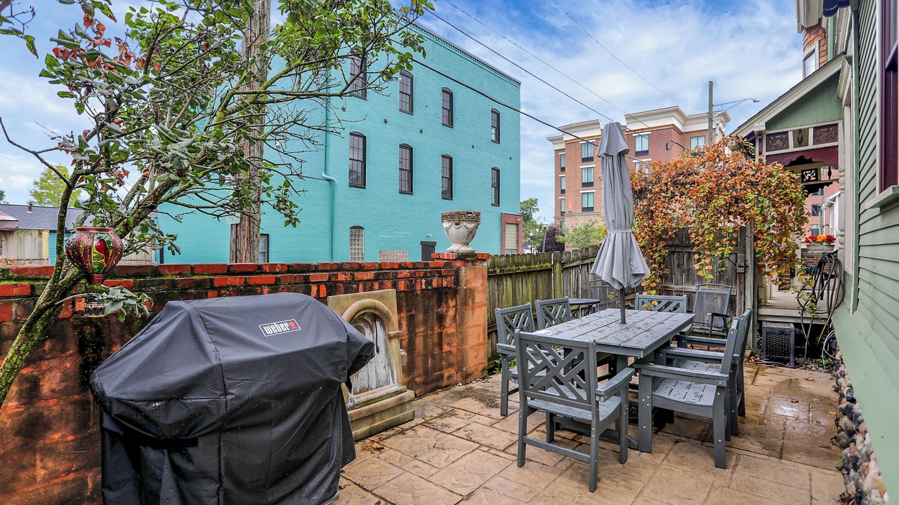 Photo of Outdoor in Babe Denny
