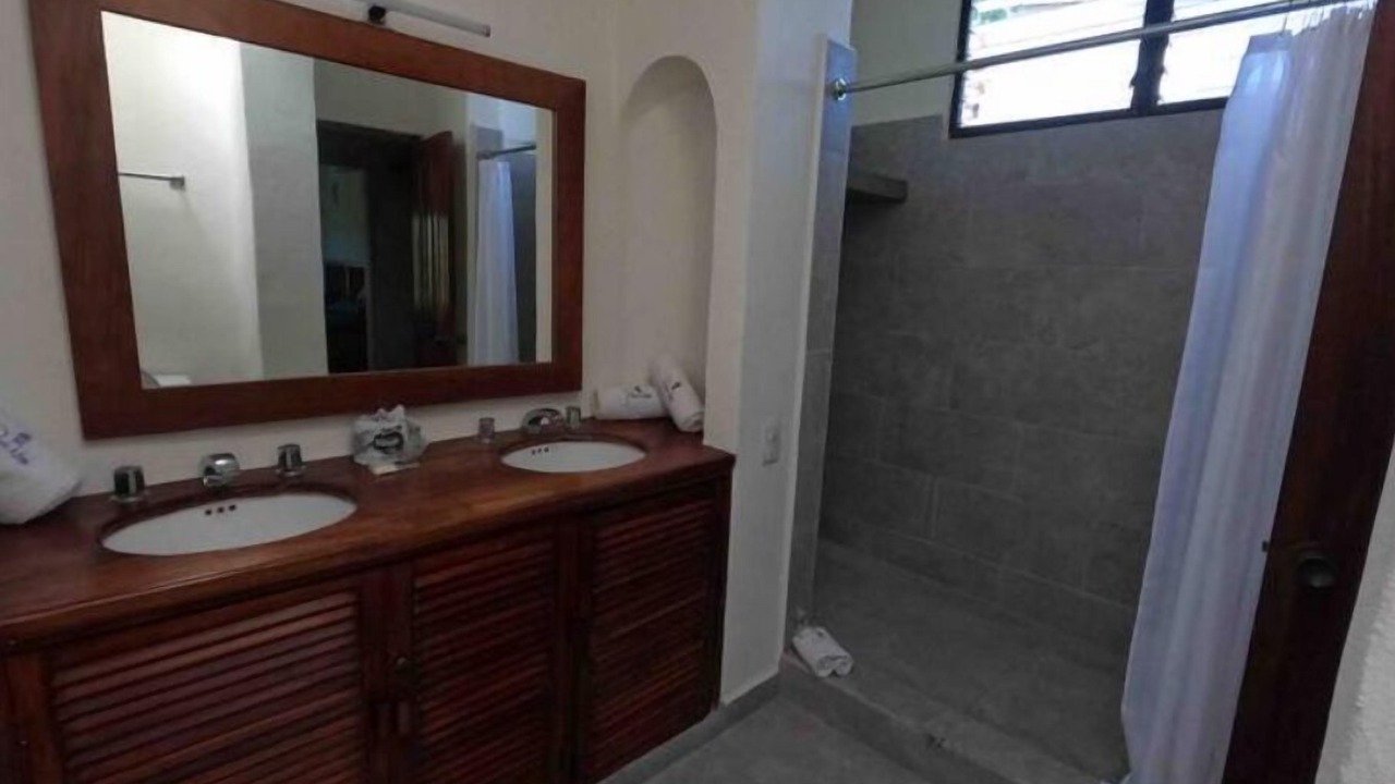 Photo of Bathroom in South Hotel Zone