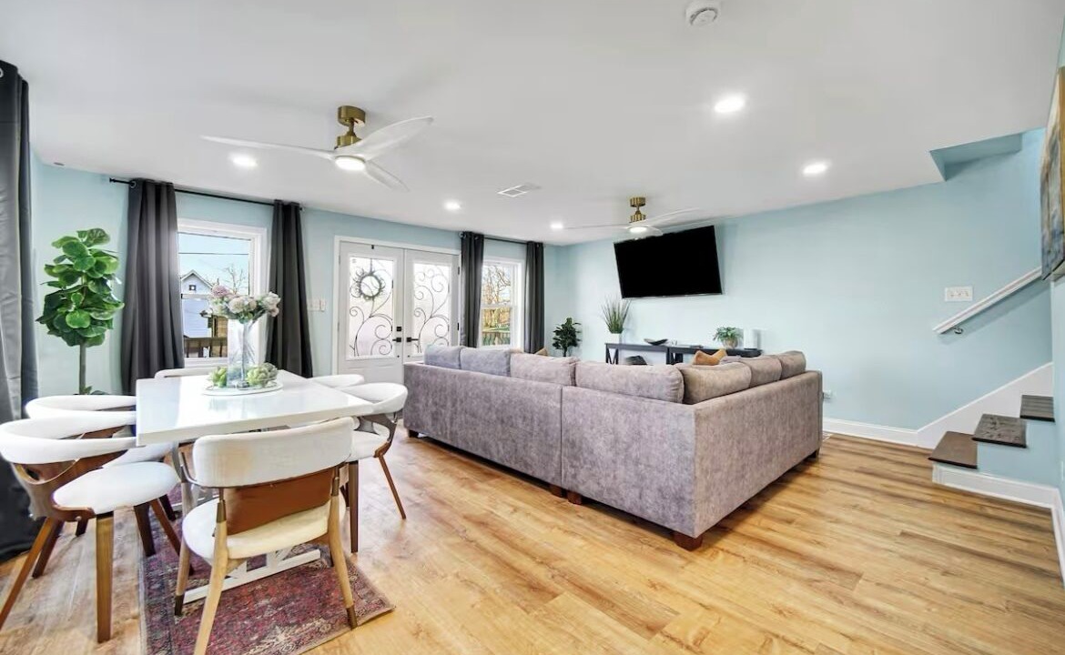 Photo of Livingroom in Cedar Lake