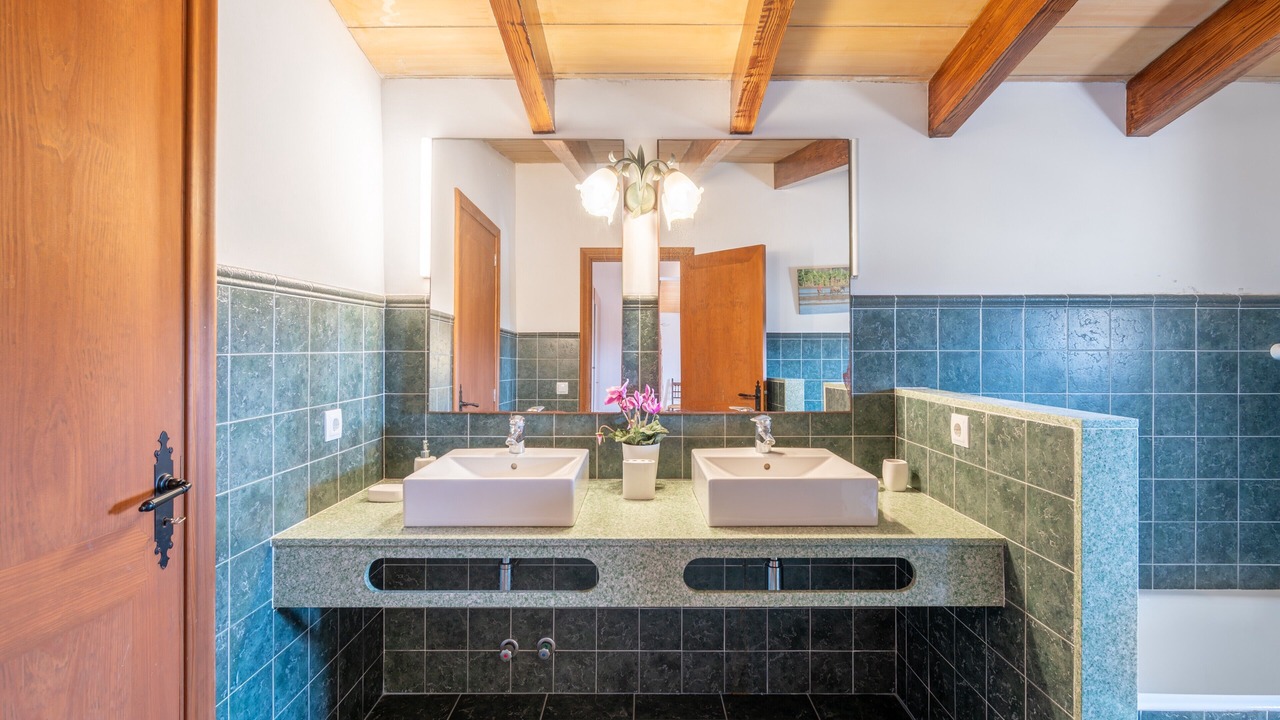 Photo of Bathroom in Campos