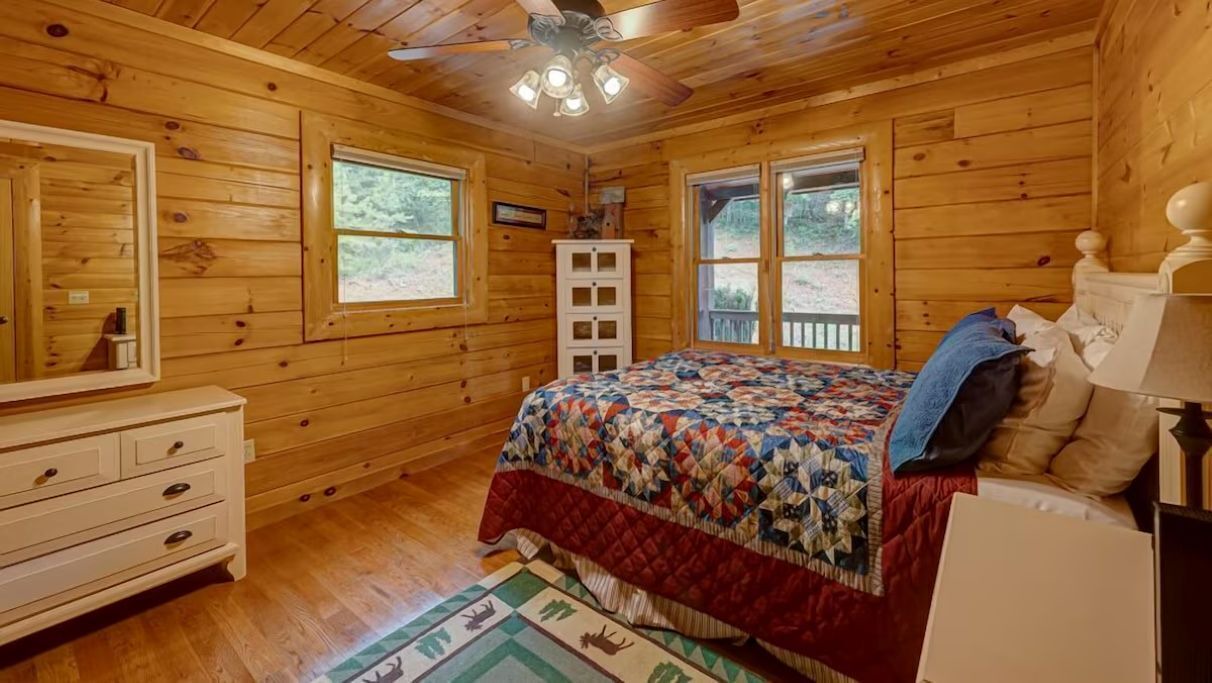 Photo of Bedroom in Necowa Cove