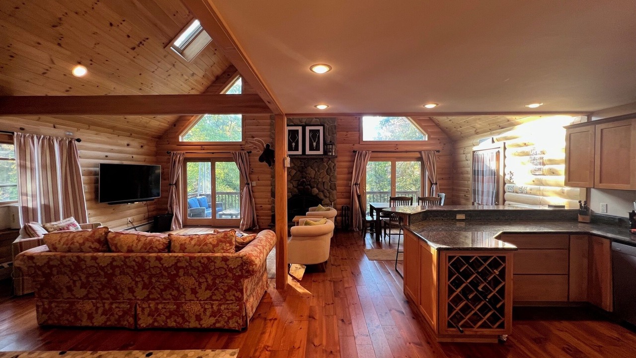 Photo of Livingroom in East Wakefield