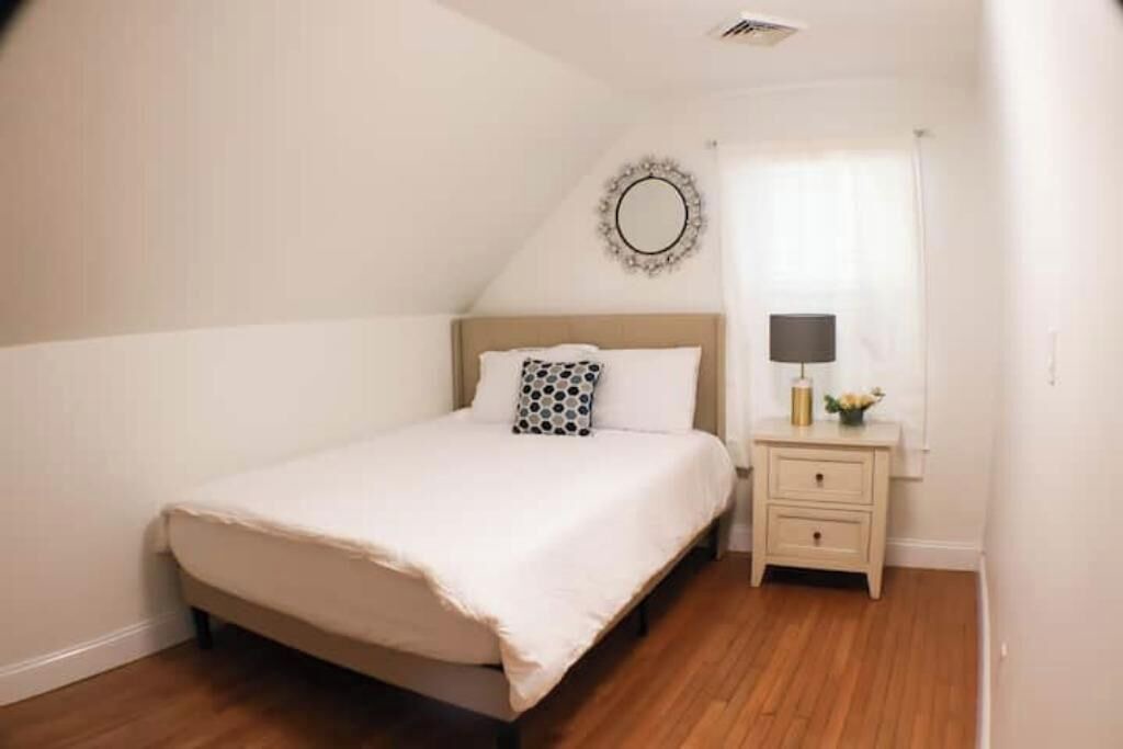 Photo of Bedroom in Lynn