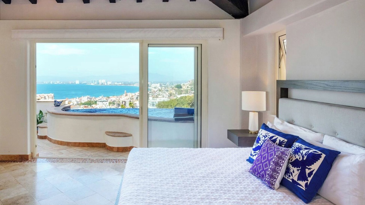 Photo of Bedroom in Romantic Zone