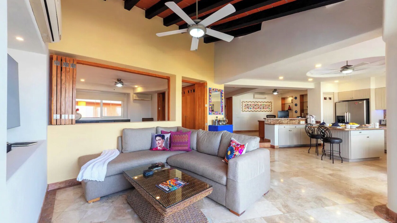 Photo of Livingroom in Romantic Zone