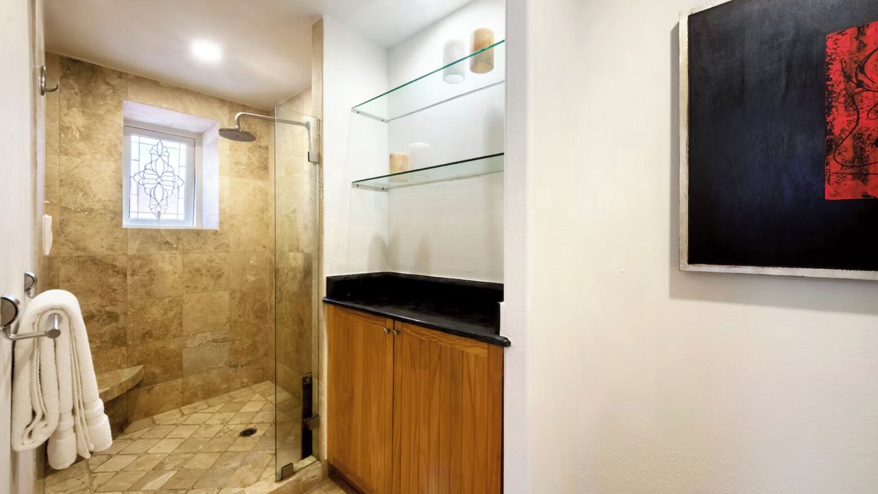 Photo of Bathroom in Romantic Zone