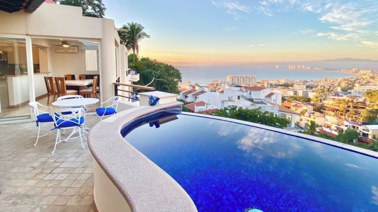 Photo of Outdoor in Romantic Zone