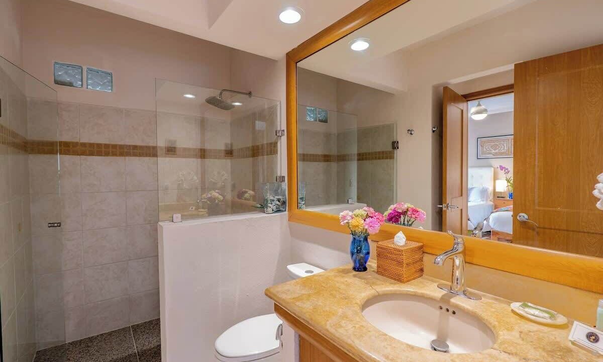 Photo of Bathroom in Flamingos