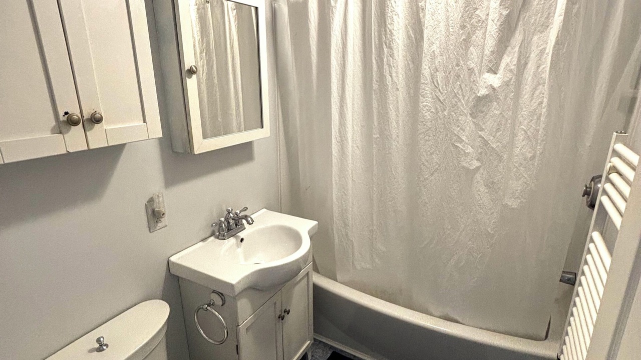 Photo of Bathroom in Pond Cove