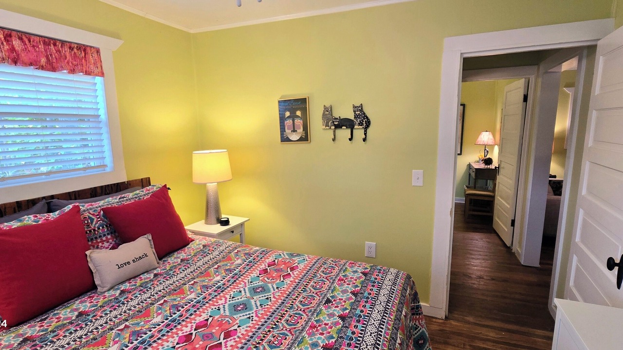 Photo of Bedroom in Hendersonville