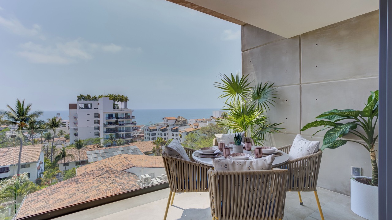 Photo of Outdoor in Romantic Zone