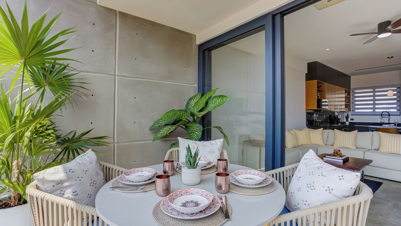 Photo of Outdoor in Romantic Zone