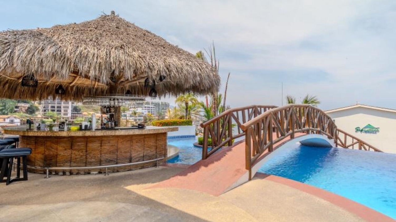 Photo of Outdoor in Romantic Zone