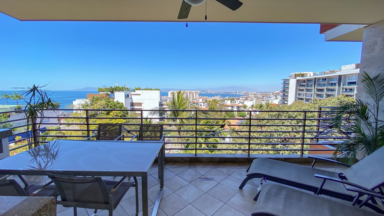 Photo of Patio Balcony in Romantic Zone