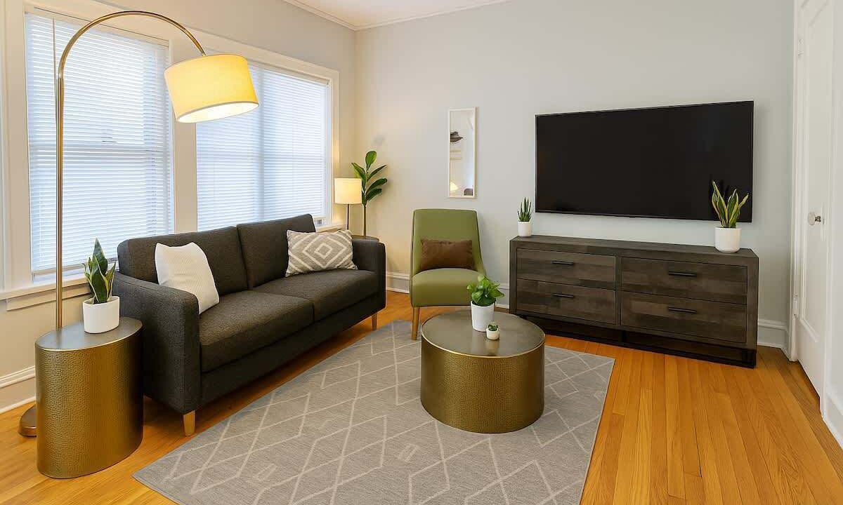 Photo of Livingroom in South Evanston