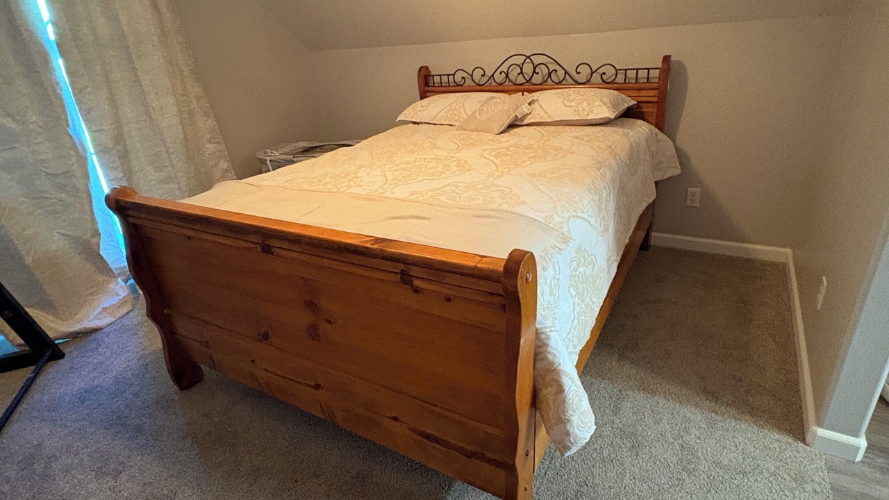Photo of Bedroom in Knik-Fairview