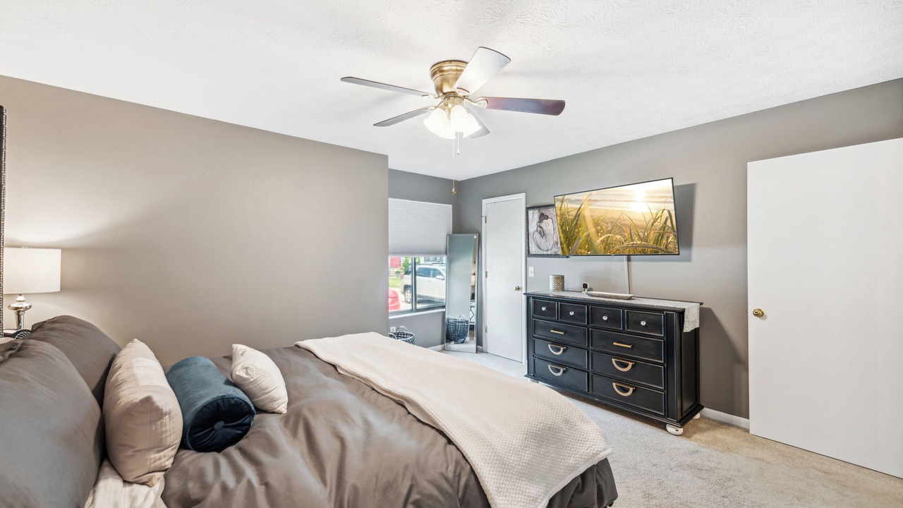 Photo of Bedroom in Roselawn Finance