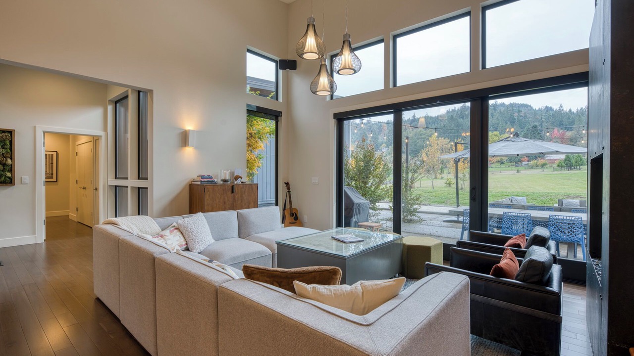Photo of Livingroom in McMinnville