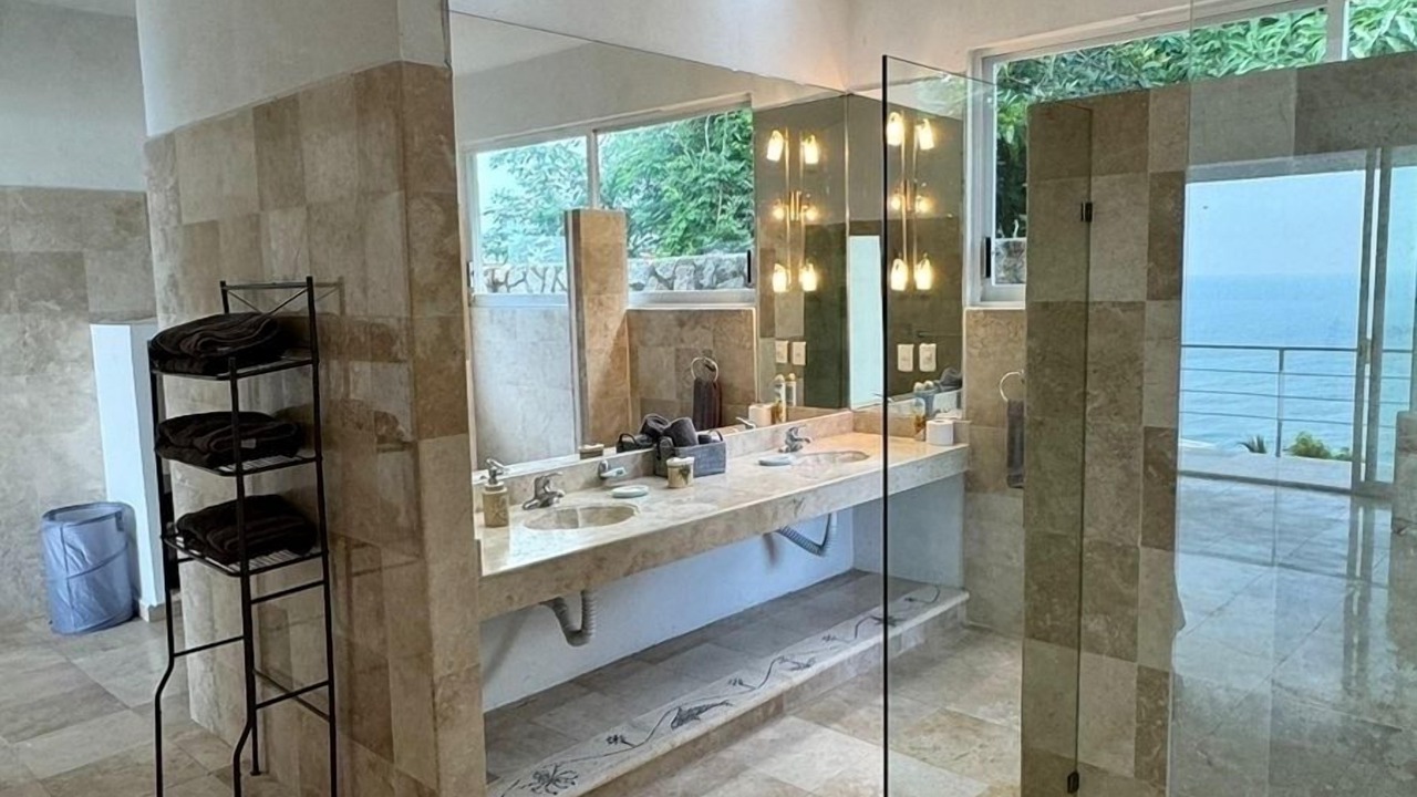 Photo of Bathroom in Puerto Marques