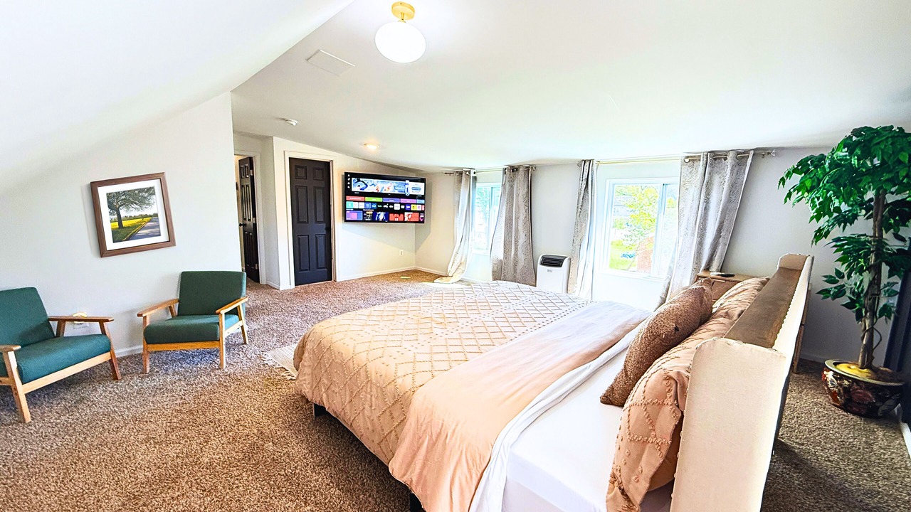 Photo of Bedroom in Coral Hills