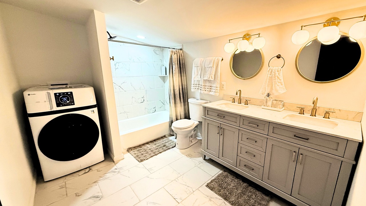 Photo of Bathroom in Coral Hills