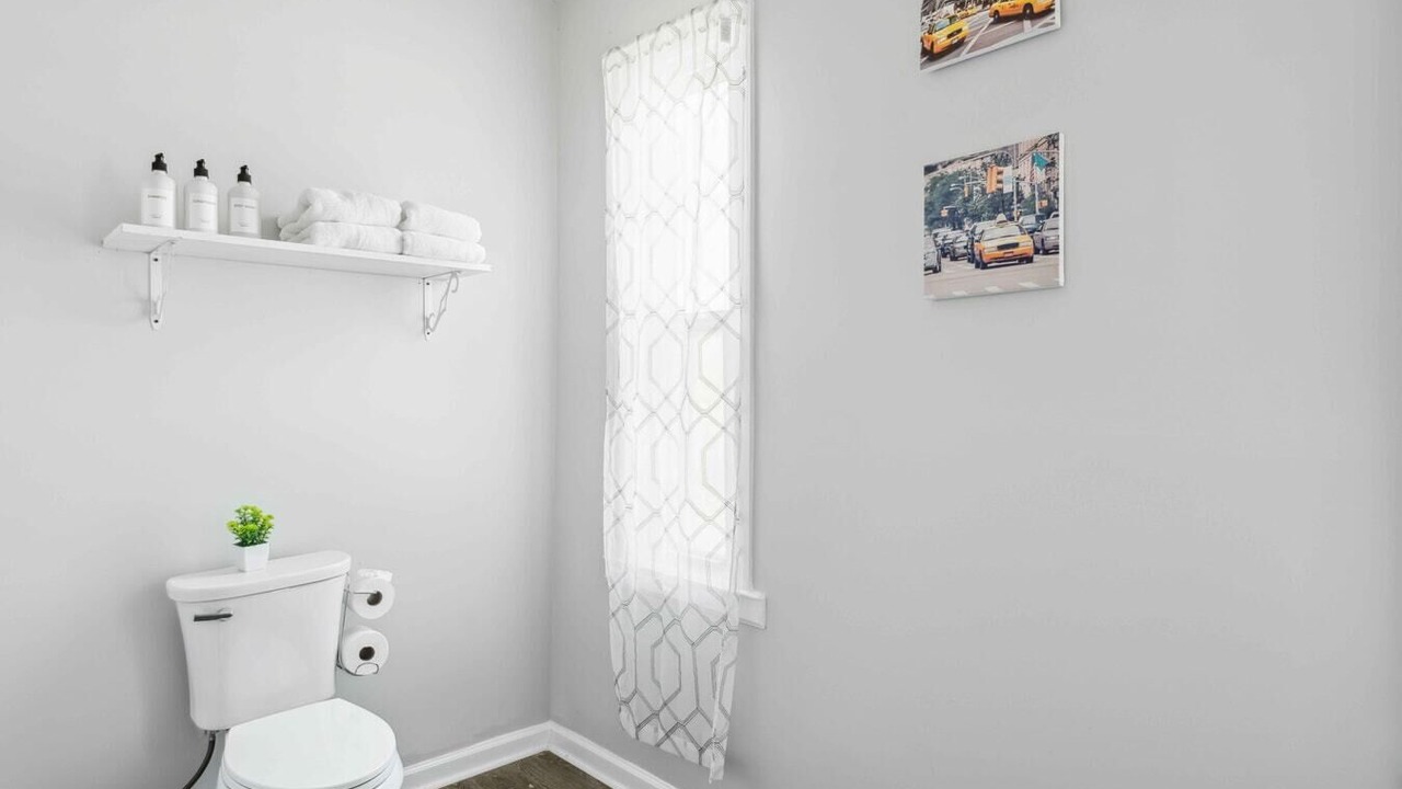 Photo of Bathroom in Mexicantown - Southwest Detroit