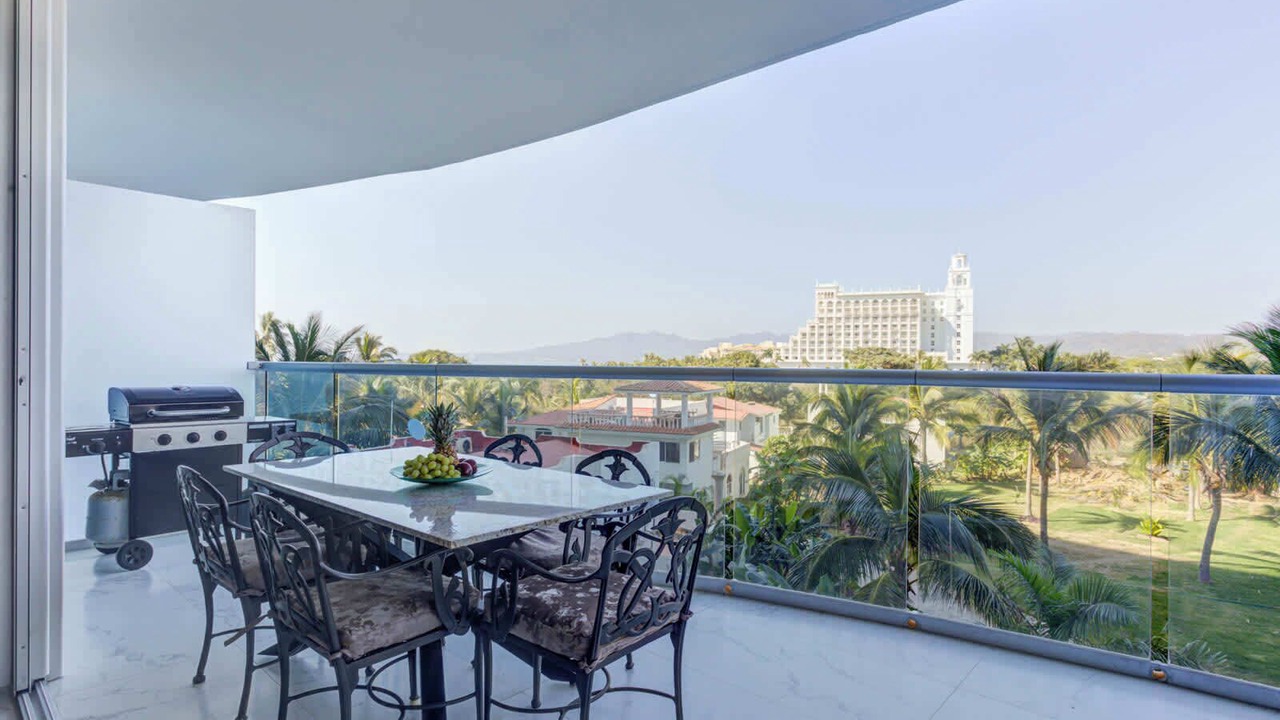 Photo of Patio Balcony in Flamingos