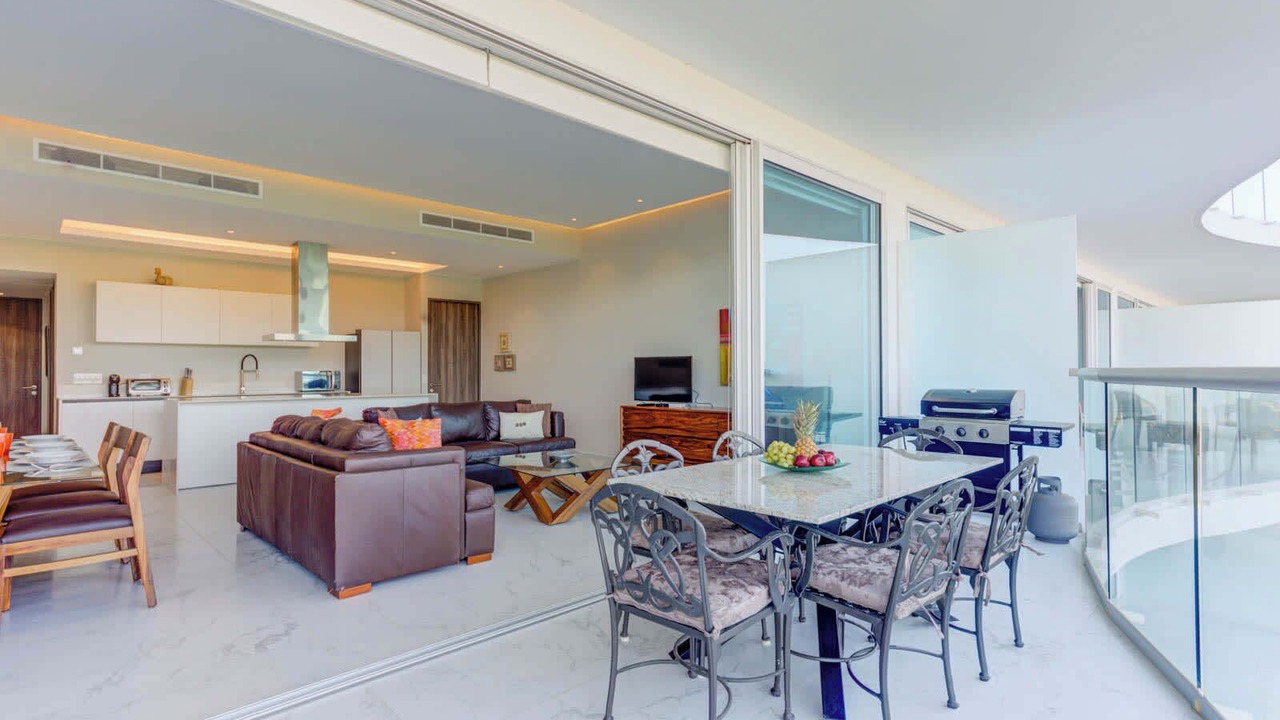 Photo of Patio Balcony in Flamingos
