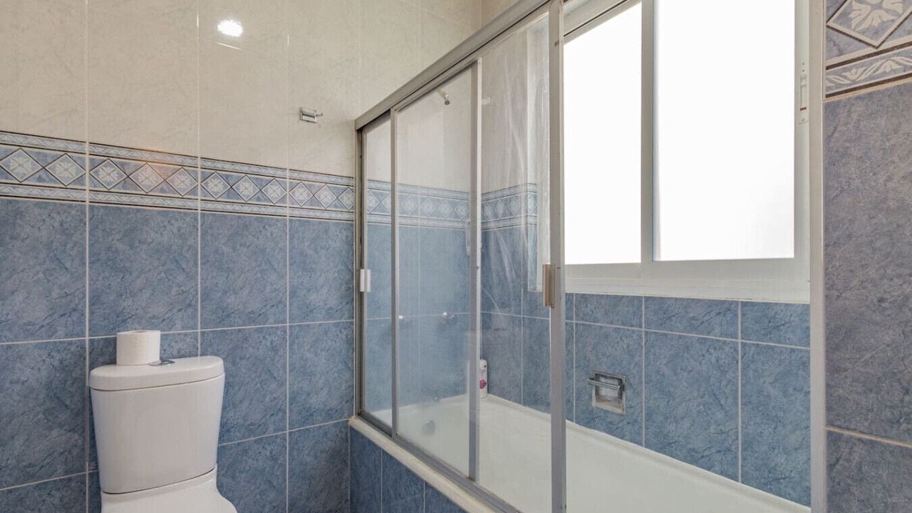 Photo of Bathroom in Anahuac
