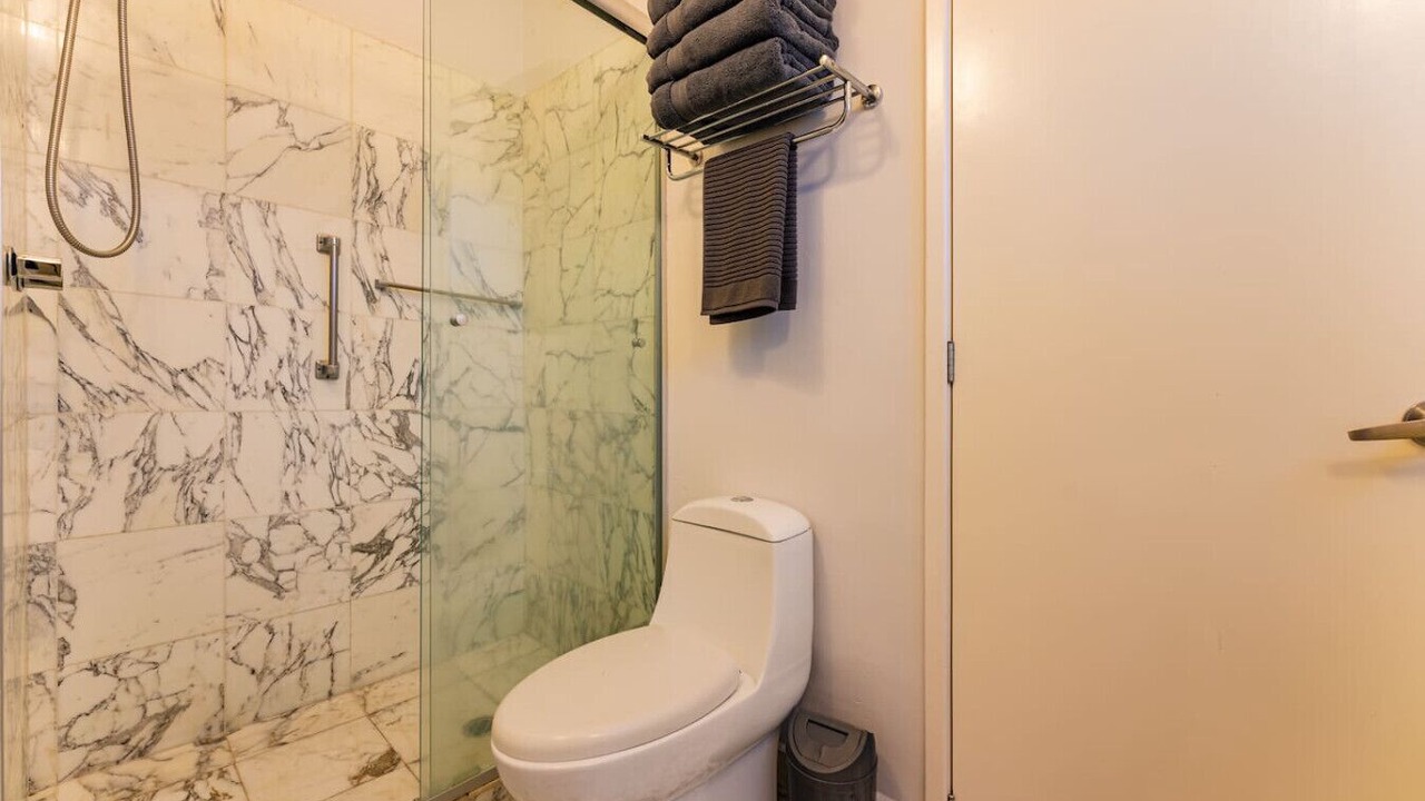 Photo of Bathroom in Anahuac